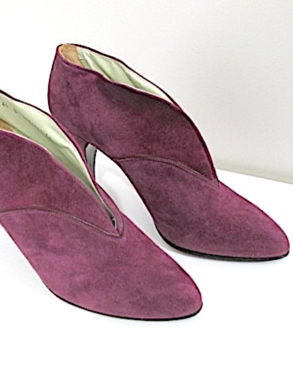 VTG Charles Jourdan Fuchsia Suede Booties, NWOT, Size 6.5